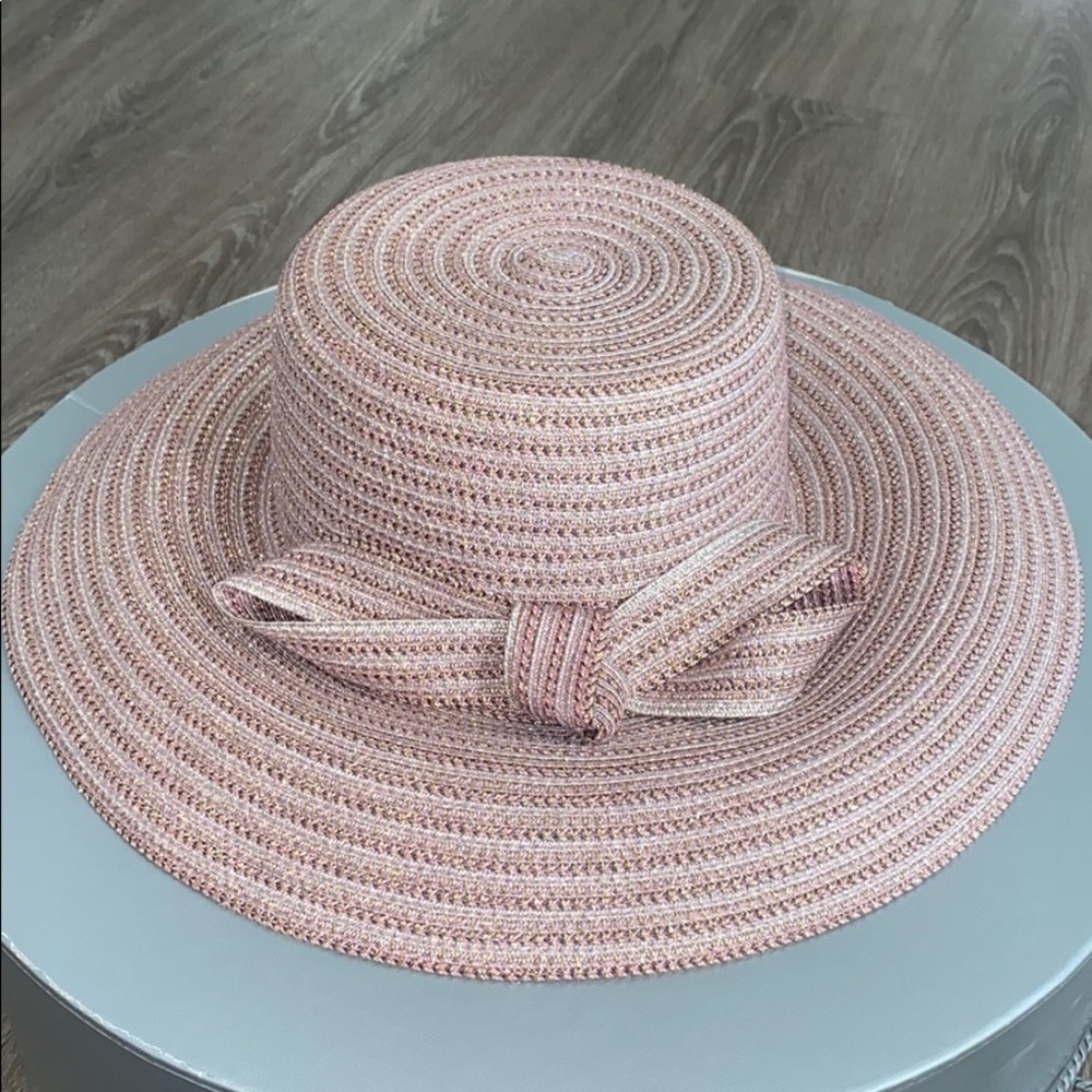 Big rim hat with bow